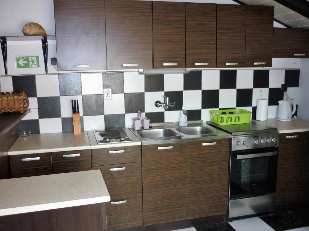 Apartmani Andrija Jezera Exterior photo